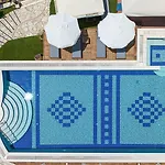 Almira Otel