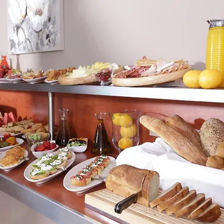 Almira Hotel Arkoudi