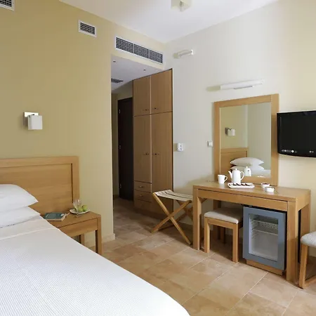 Almira Hotel 3*