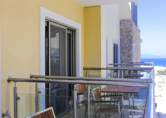 Отель Almira 3*